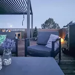 3 Bedroom Cozy In *