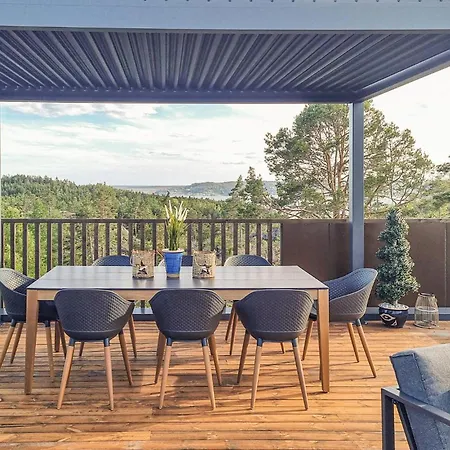3 Bedroom Cozy In Dom wakacyjny Sondeled