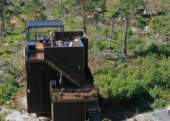 3 Bedroom Cozy In Sondeled